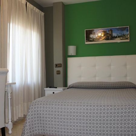 Hostal Don Jaime II Segovia Kültér fotó
