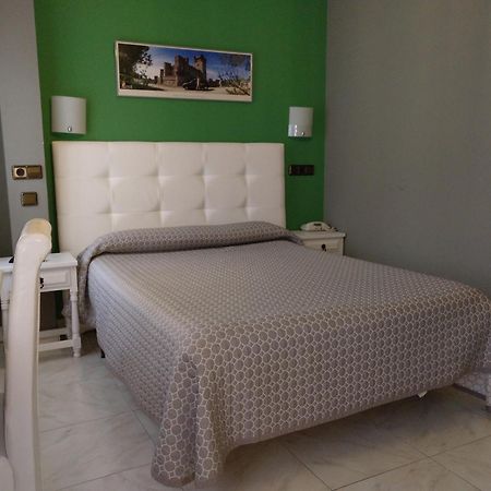 Hostal Don Jaime II Segovia Kültér fotó