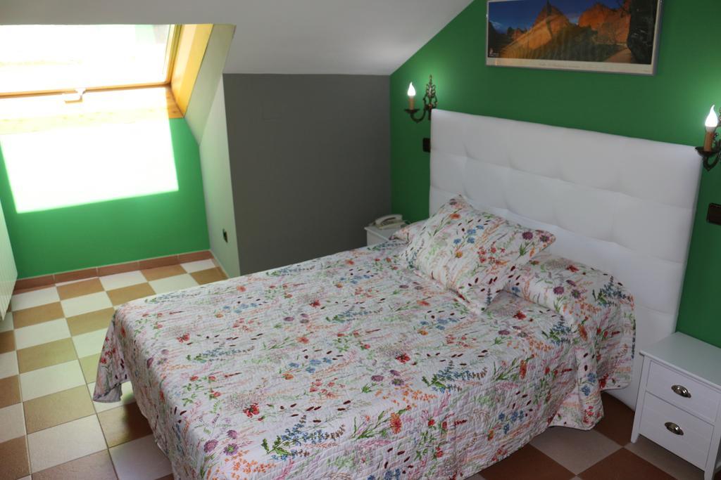 Hostal Don Jaime II Segovia Kültér fotó