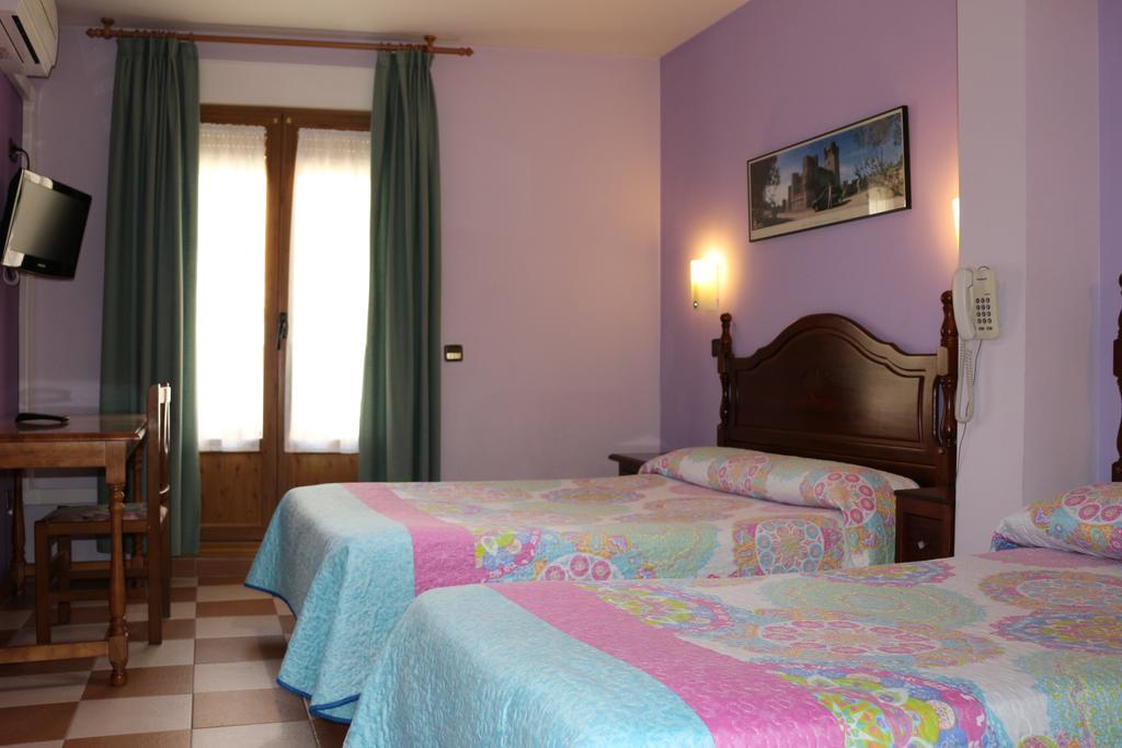 Hostal Don Jaime II Segovia Kültér fotó