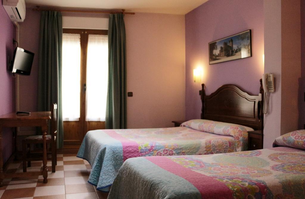 Hostal Don Jaime II Segovia Kültér fotó