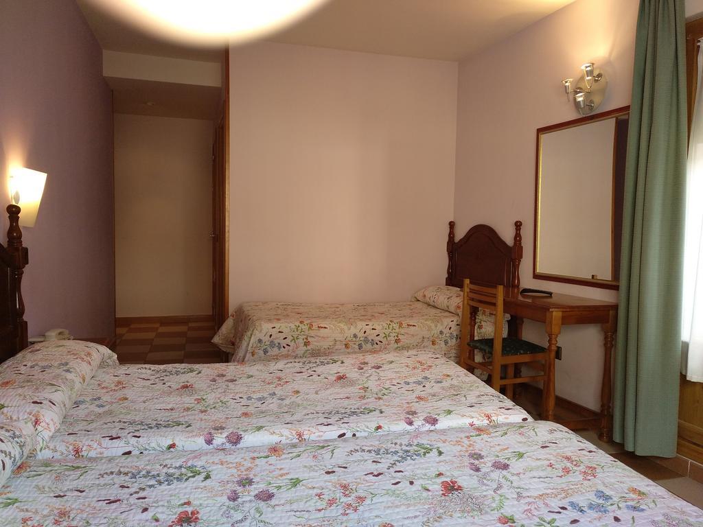 Hostal Don Jaime II Segovia Kültér fotó