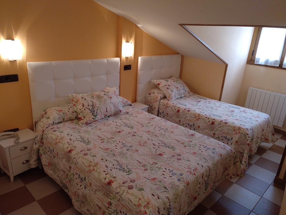 Hostal Don Jaime II Segovia Kültér fotó