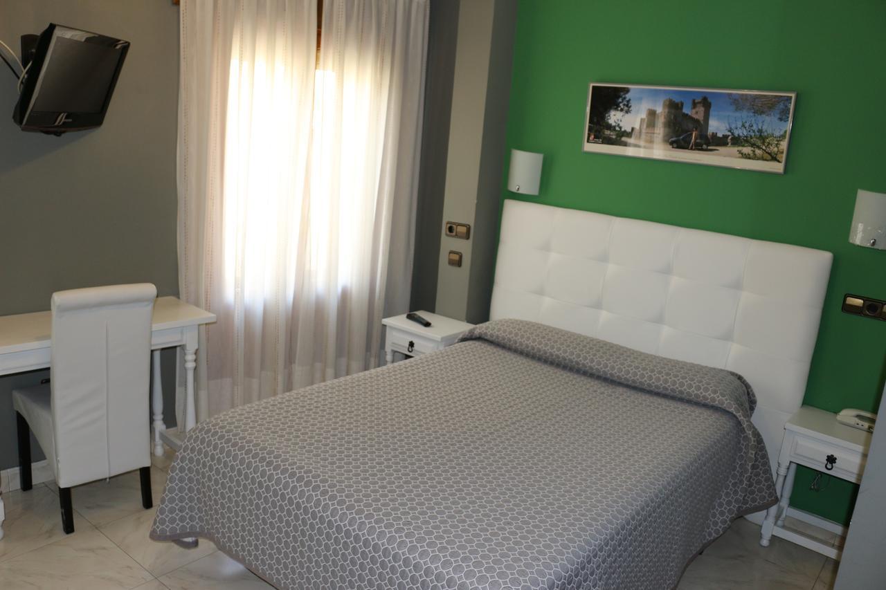 Hostal Don Jaime II Segovia Kültér fotó