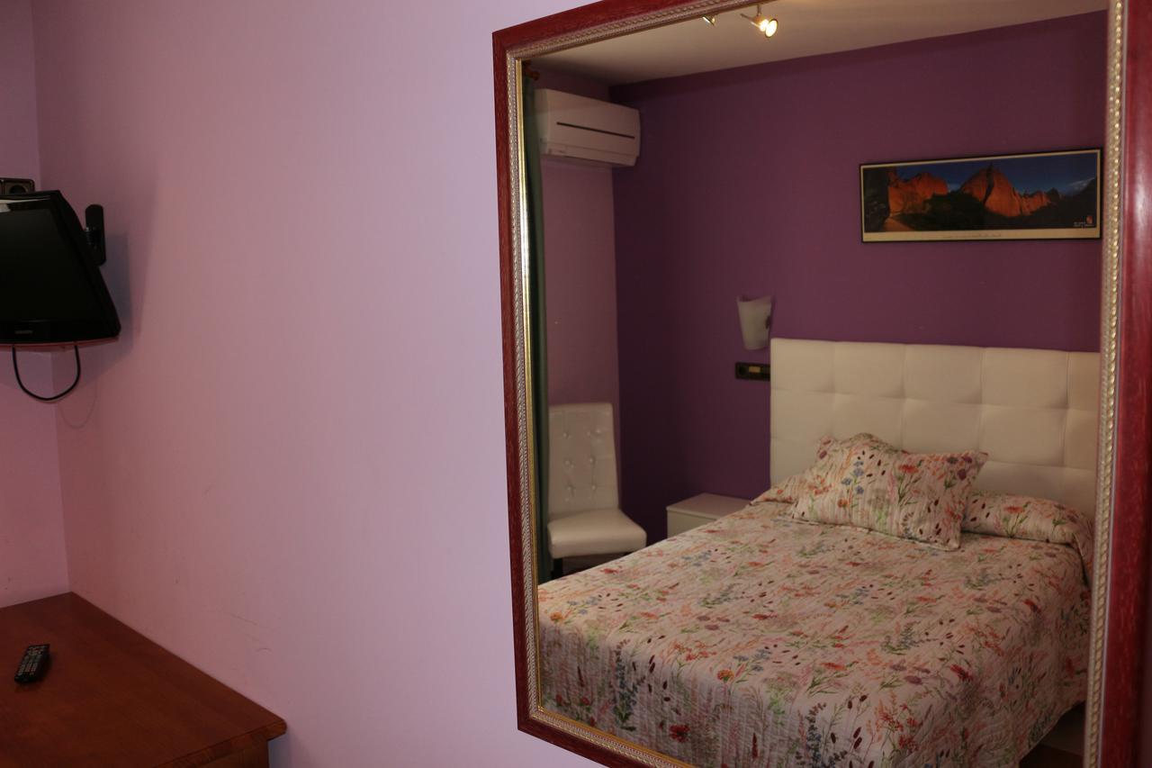 Hostal Don Jaime II Segovia Kültér fotó