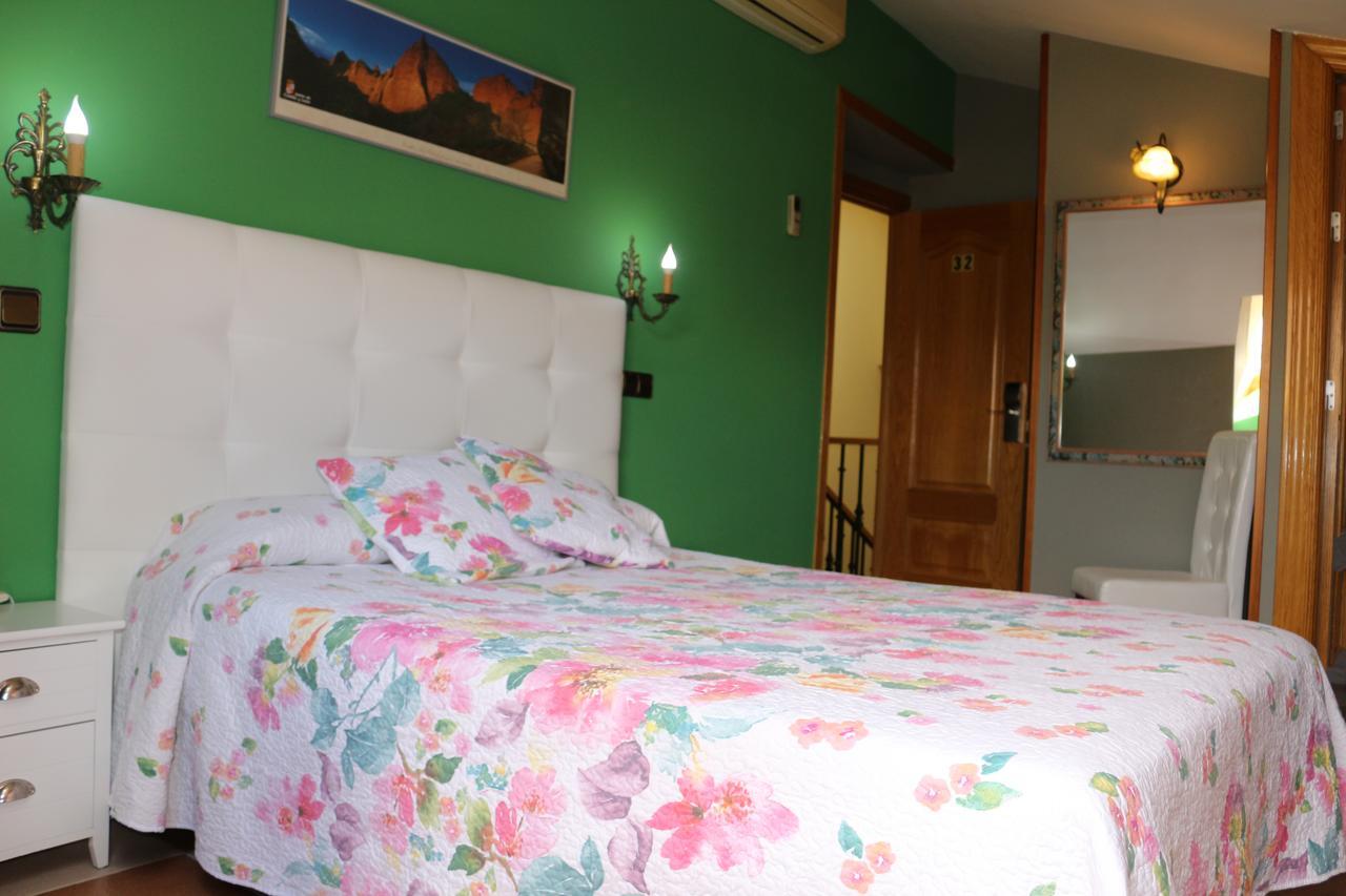Hostal Don Jaime II Segovia Kültér fotó