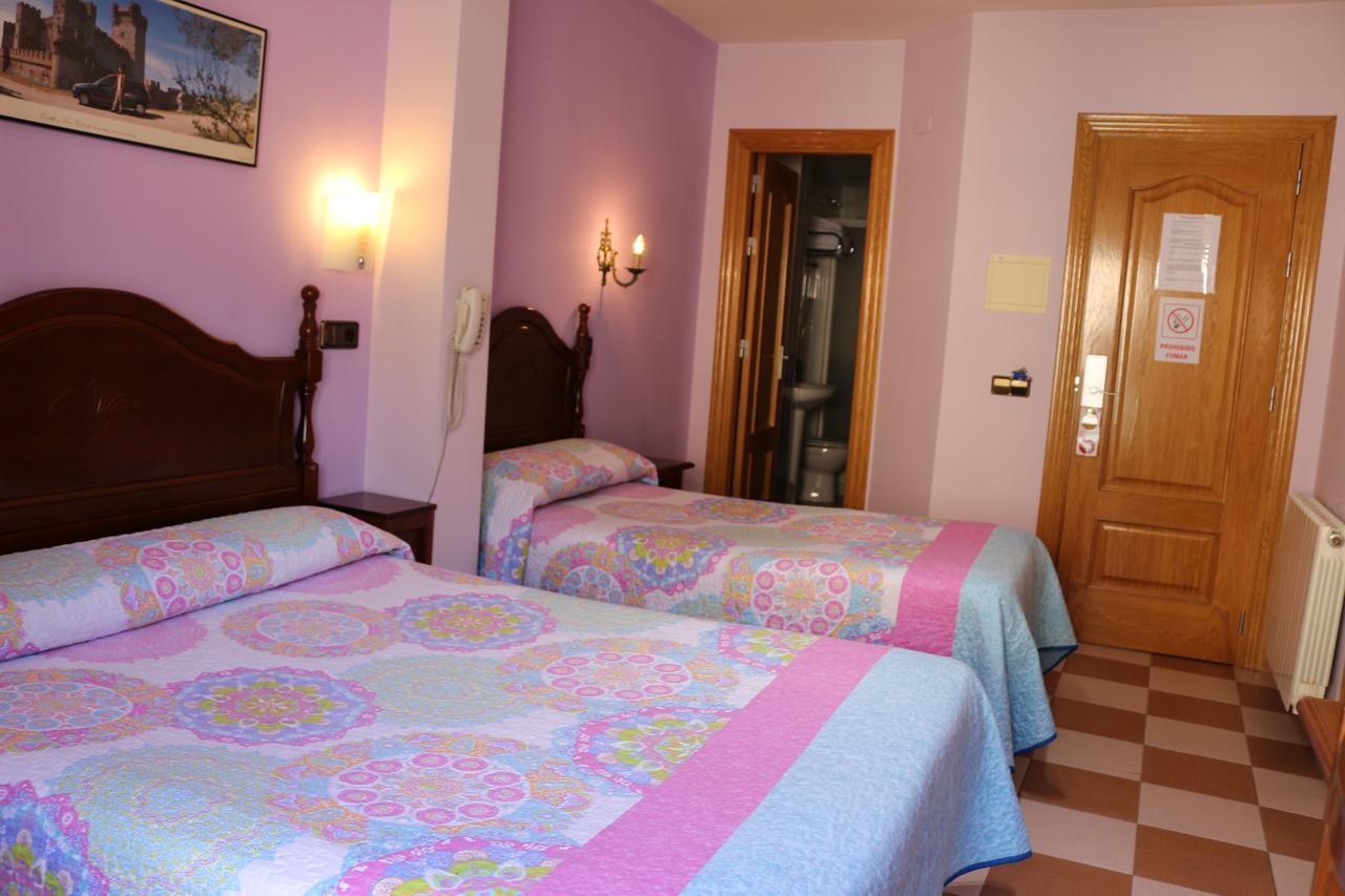 Hostal Don Jaime II Segovia Kültér fotó