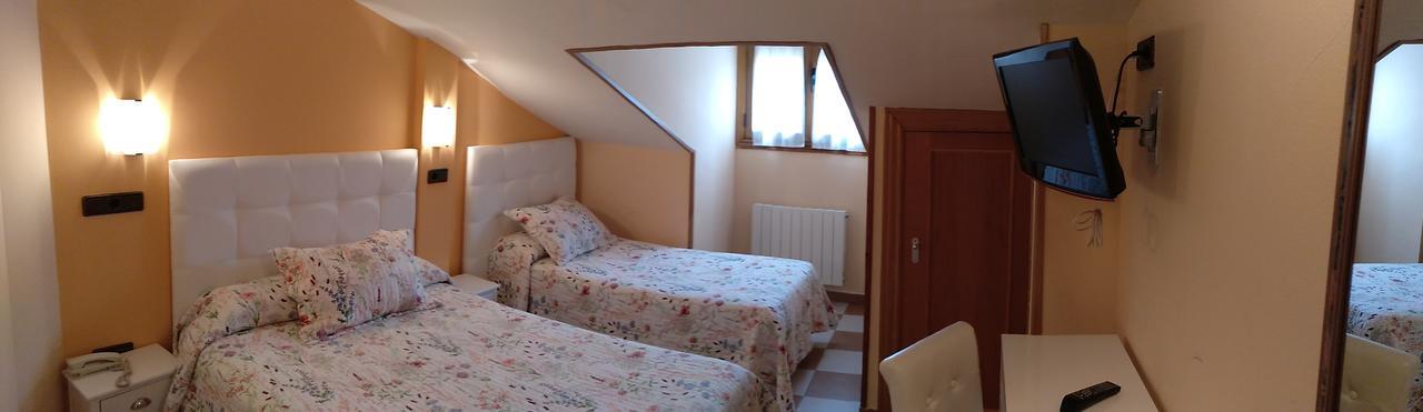 Hostal Don Jaime II Segovia Kültér fotó