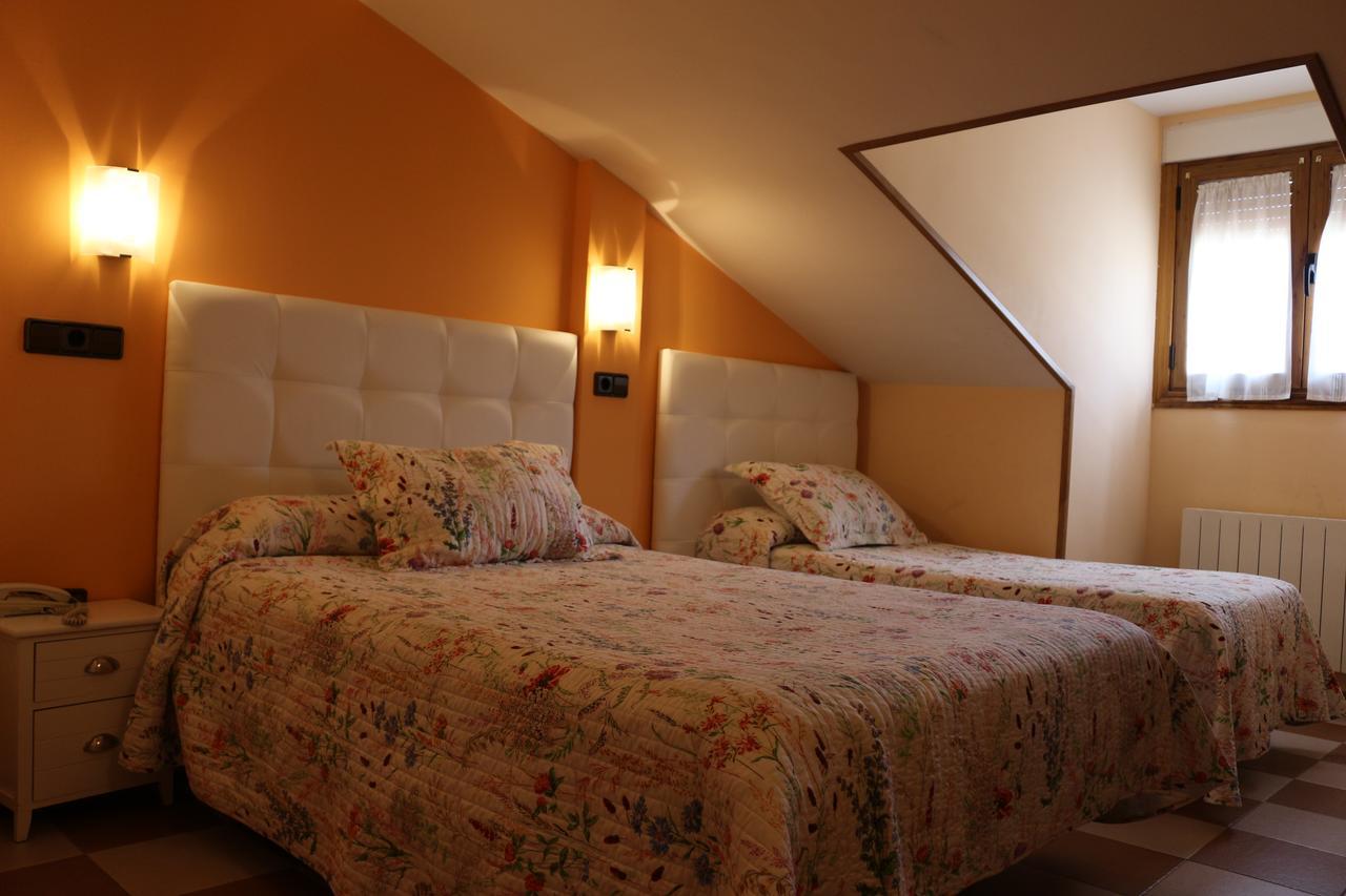 Hostal Don Jaime II Segovia Kültér fotó
