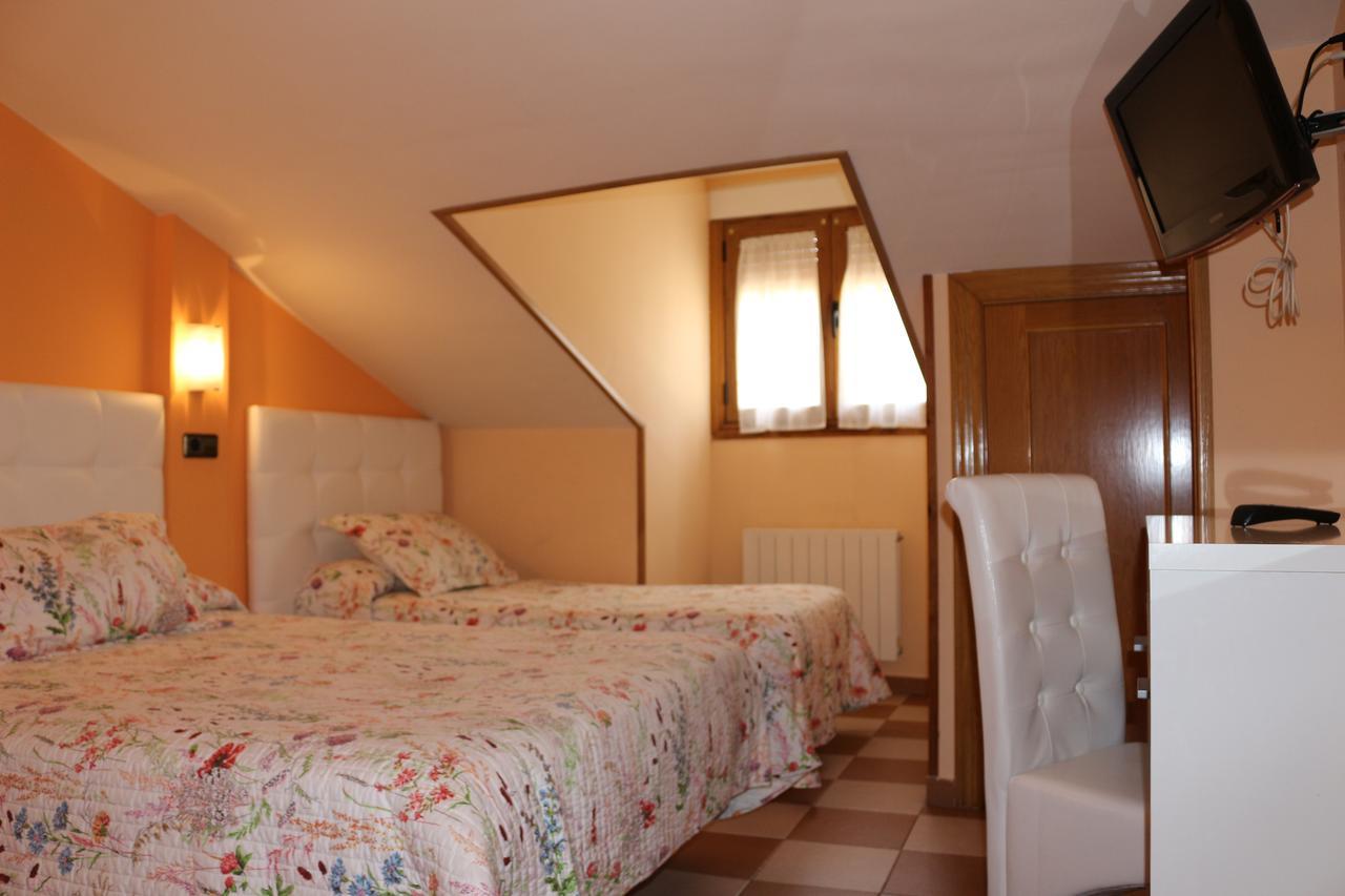 Hostal Don Jaime II Segovia Kültér fotó
