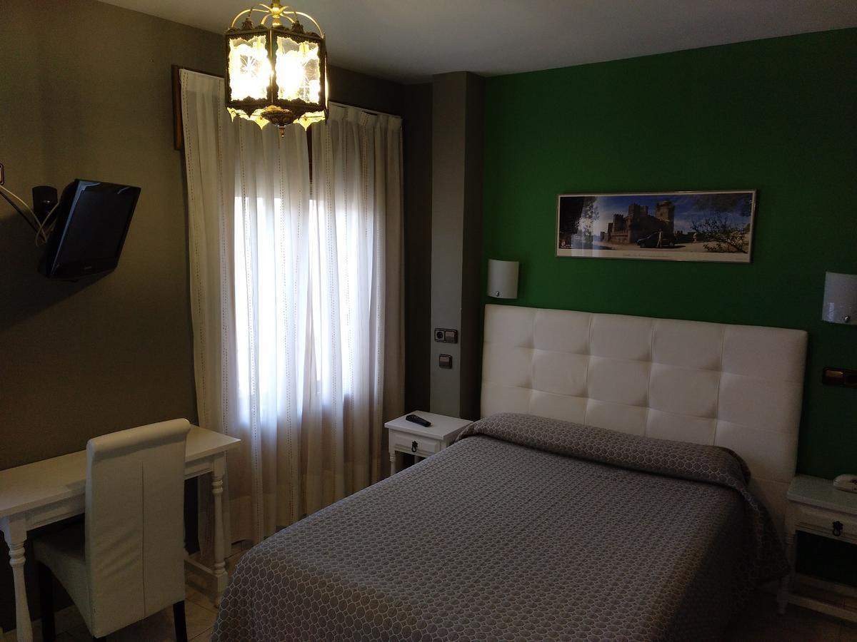 Hostal Don Jaime II Segovia Kültér fotó