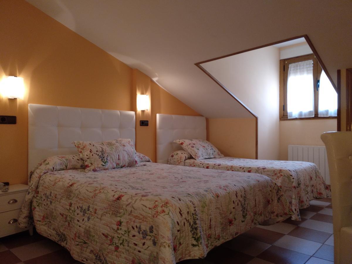 Hostal Don Jaime II Segovia Kültér fotó